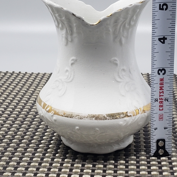 Wellsville China Company Accents White Decorative Vase With Gold